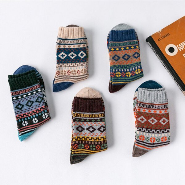 Winter Warm Thermal Thick Retro Merino Wool Socks Wholesale