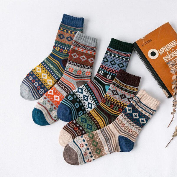 Winter Warm Thermal Thick Retro Merino Wool Socks Wholesale