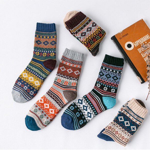 Winter Warm Thermal Thick Retro Merino Wool Socks Wholesale