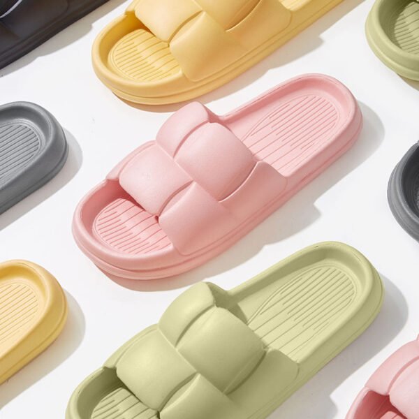 Non-slip Unisex Flip-flops Sandals Soft Mute EVA Indoor Slides   random colour